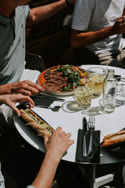 lunchen-mechelen-buiten-tafel
